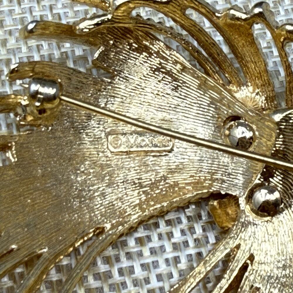 Vintage Monet Gold Tone Mirador Rope Waterfall Swirl Knot Signed Brooch - Picture 5 of 6